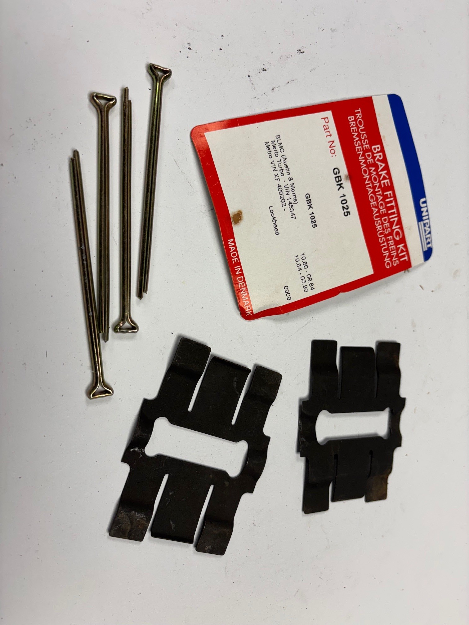 Bevestigingspennen & Brake Pad Clips voor 4-zuiger Remklauwen – Set voor Geventileerde Schijven - Afbeelding 2
