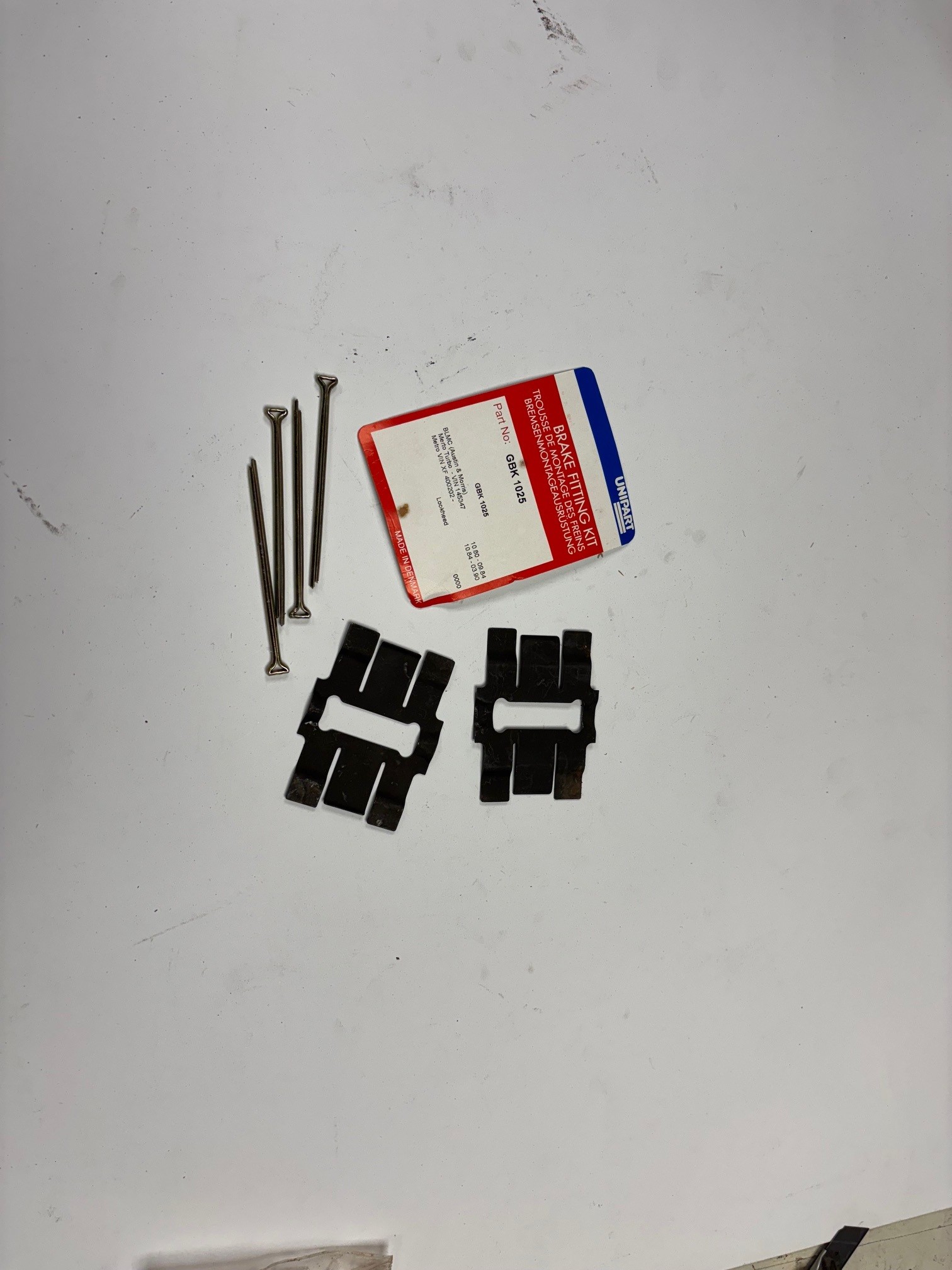 Bevestigingspennen & Brake Pad Clips voor 4-zuiger Remklauwen – Set voor Geventileerde Schijven - Afbeelding 3